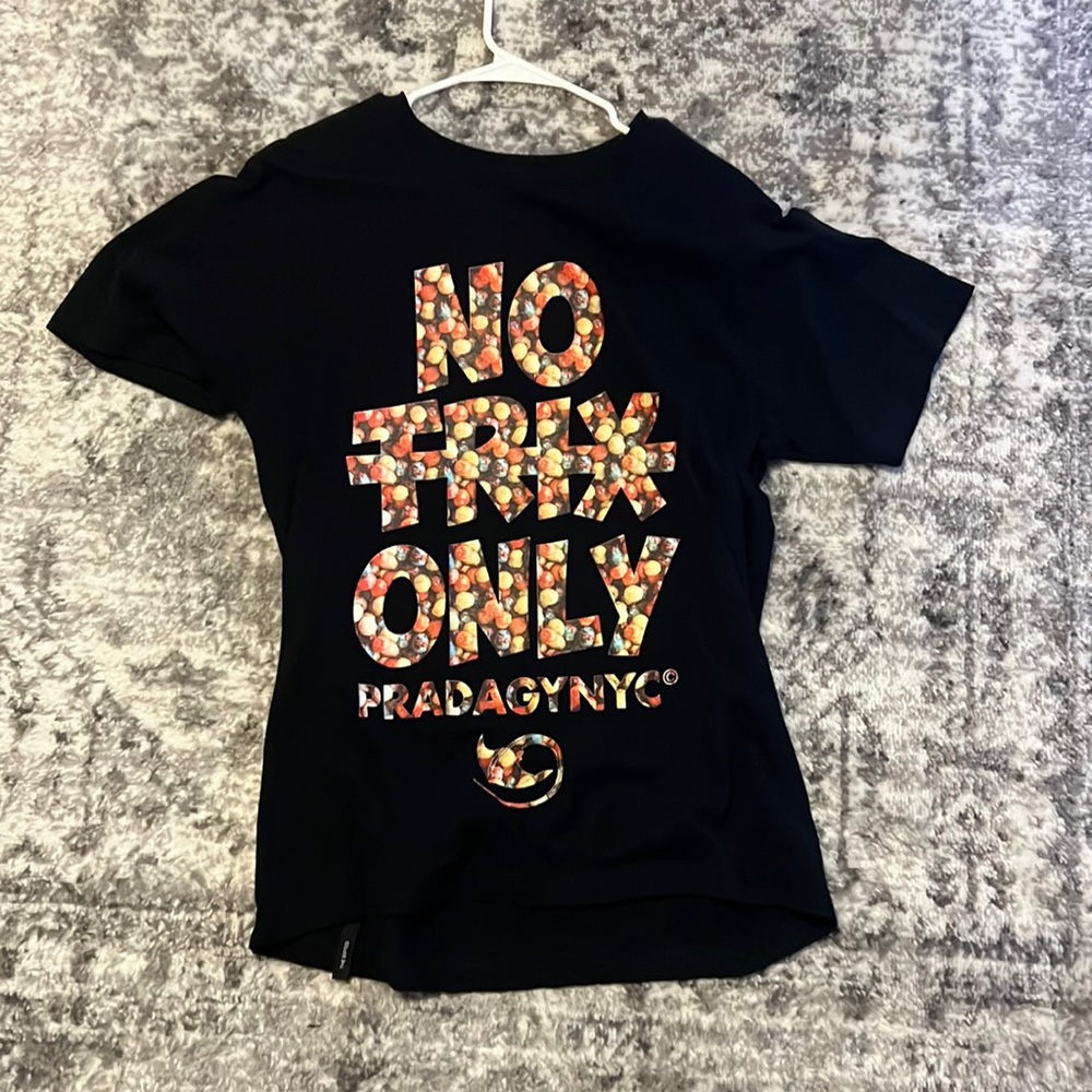 Pradagynyc shirt